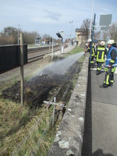 Nachlöscharbeiten am Bahnhof Mössingen
