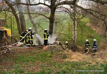 Nachlöscharbeiten durch die Feuerwehr