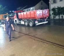 Die Einsatzkräfte der Abteilung Öschingen rückten mit der AB-Mulde nach Pfullingen aus.jpg