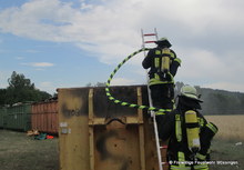 Ein Trupp unter Atemschutz konnte die Flammen rasch ablöschen.