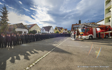Zahlreiche Besucher und Feuerwehrangehörige besuchten die Fahrzeugübergabe